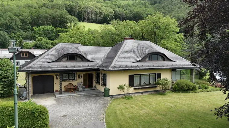 Traumhafte Villa in Payerbach - 250m² Wohnfläche, 5 Zimmer, top Ausstattung, Terrasse, Garage &amp; 3 Stellplätze - jetzt mieten!