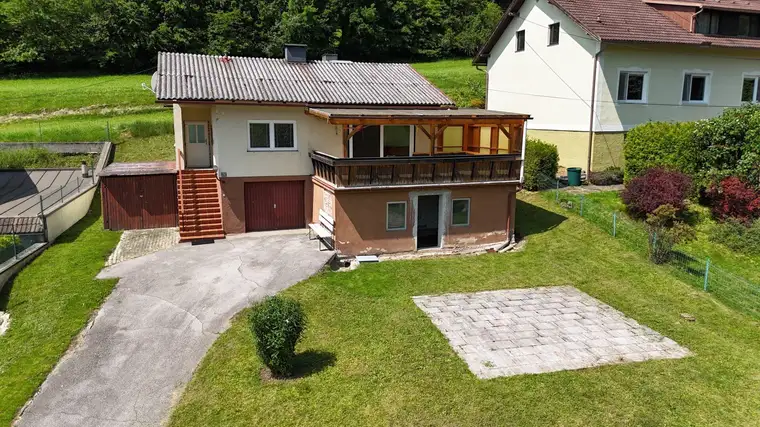 Teilsaniertes und unmöbliertes Einfamilienhaus in Waldegg – Ihr neues Zuhause für nur € 199.000,00!