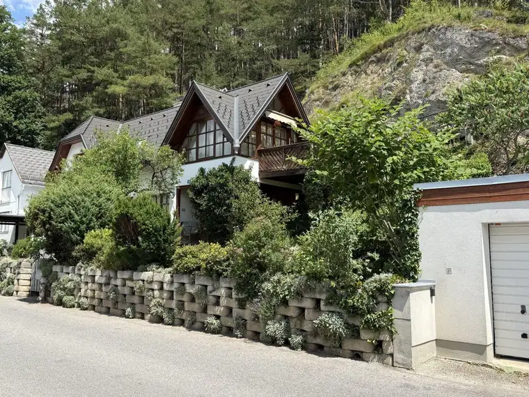 Pernitz im Piestingtal - möbliertes Wohnhaus für Wohngeniesser Nahe dem Ortszentrum...