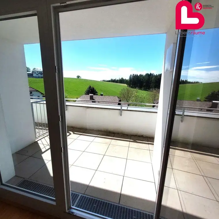 Moderne 3-Zimmer Wohnung mit Terrasse