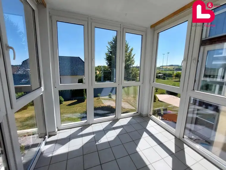 Herrlicher Fernblick in Unterweitersdorf! 3-Zimmer Wohnung mit Loggia