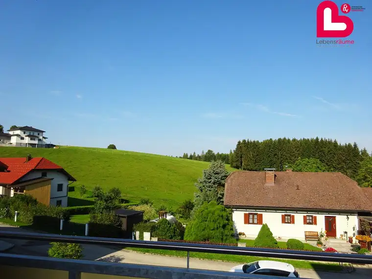 Helle Wohnung mit Ausblick