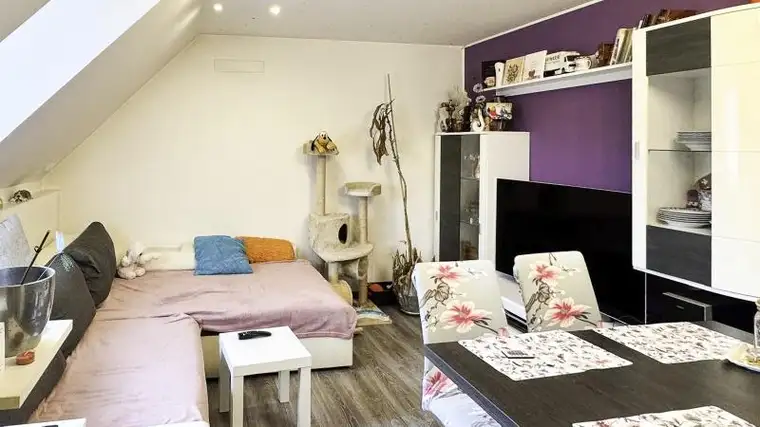 Wagna: 2 Zimmer-Küche DG Wohnung mit Parkplatz 886/1101