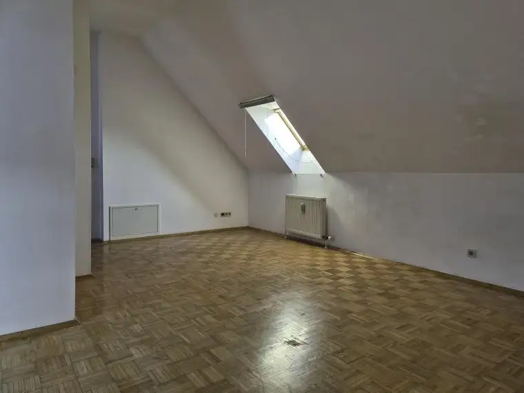 Mureck Hauptplatz: DG-Wohnung in Ruhelage