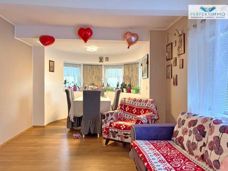 Große, sanierte 5-Zimmer-Wohnung mit Garage und AAP