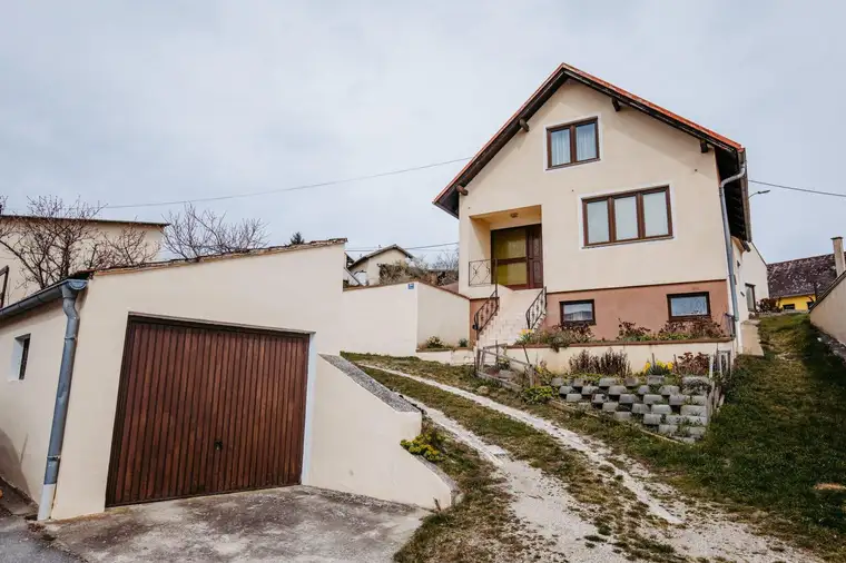 2144 Altlichtenwarth (A5 Nähe) - gepflegtes Landhaus mit 573 m² Eigengrund