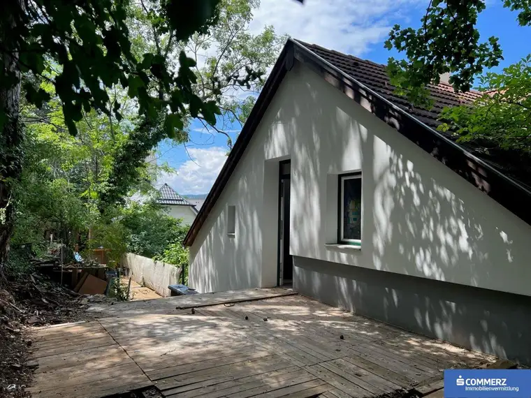 "Dachgeschosswohnung mit Terrasse &amp; Wald"!