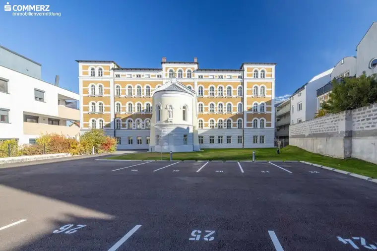 Helle 2-Zimmer-Wohnung mit Altbau-Charme
