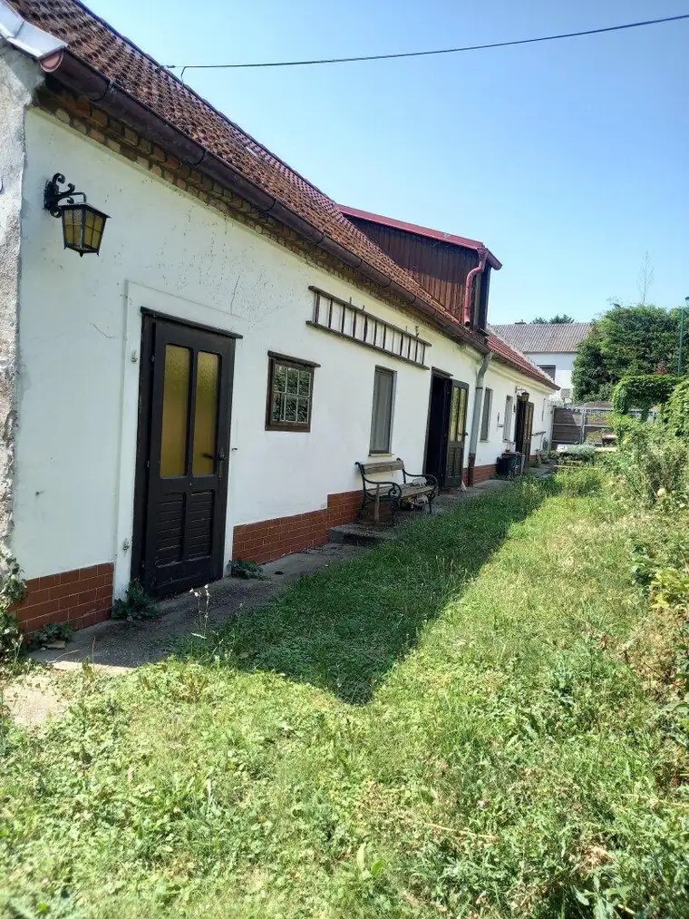 Einfamilienhaus mit großem Garten | idyllische Lage Nähe Kittsee | Jetzt sanieren und wohlfühlen!