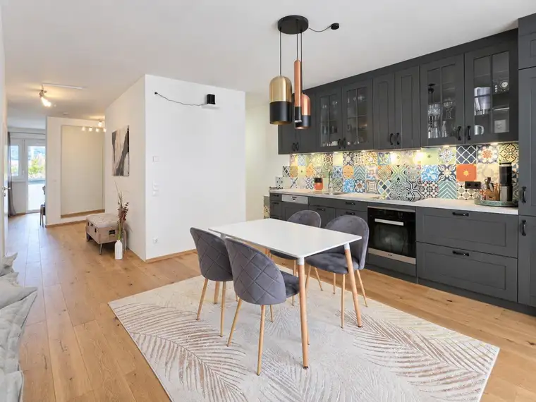Loftwohnung mit Loggia &amp; Balkon – offen, modern, besonders
