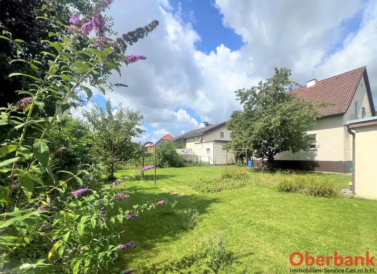 SEHR GEPFLEGTES HAUS IN SCHÖNER LAGE