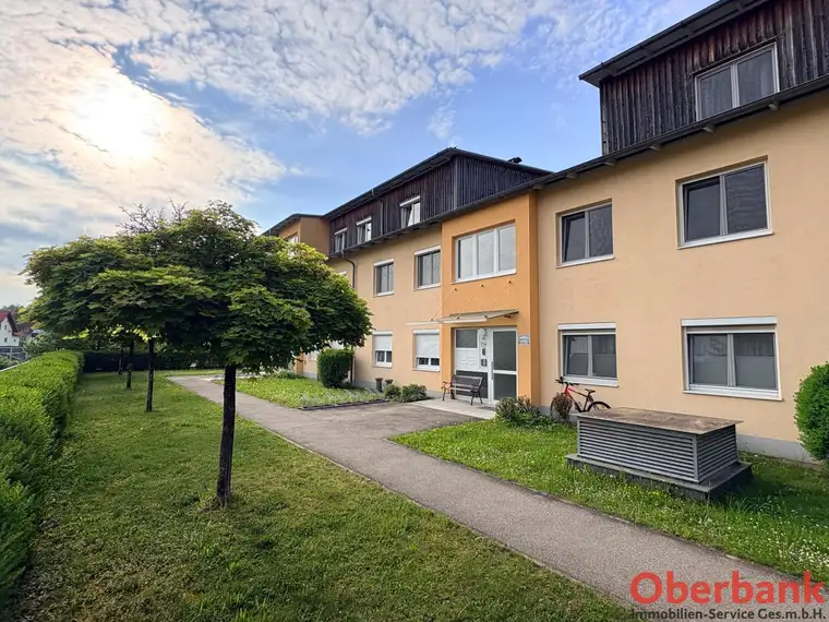 Großzügige Wohnung inkl. Wintergarten und Tiefgaragenstellplatz
