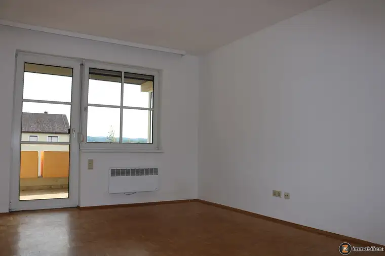 Jennersdorf: Sonnige Wohnung mit Balkon