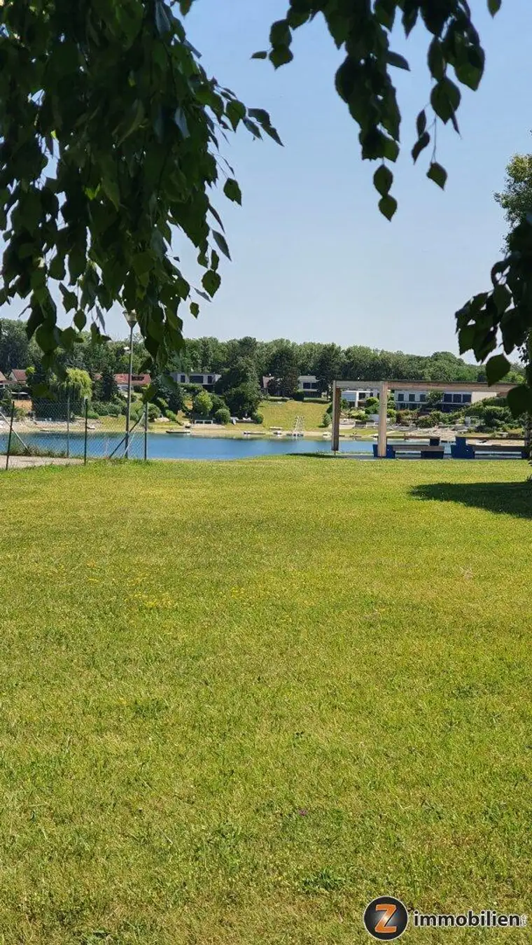 Seehaus auf Pachtgrund am privaten Neudörfler Badesee