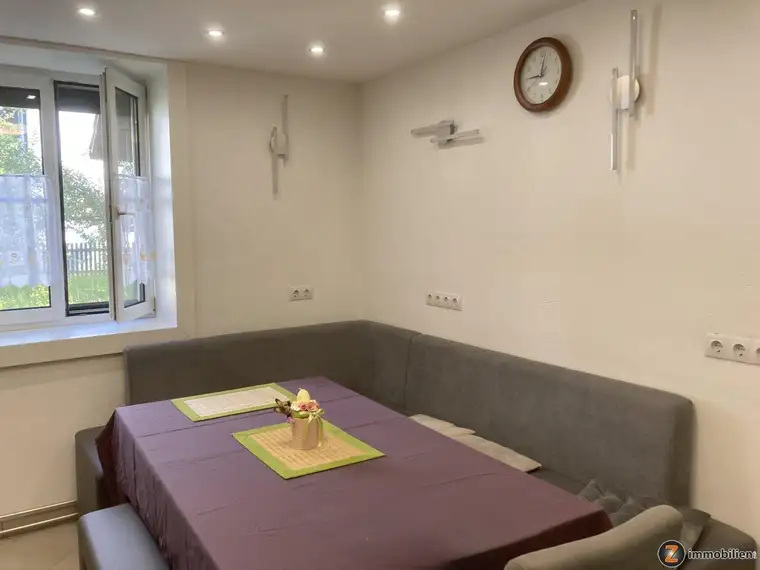 ZU VERMIETEN: Renoviertes Einfamilienhaus mit Autowerkstatt!