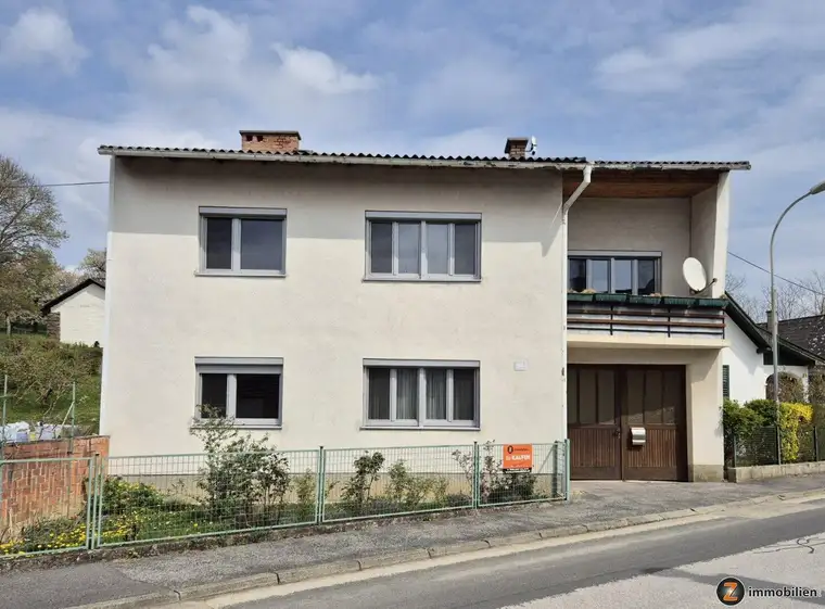 Gepflegtes Ein-Zweifamilienhaus mit hoher Privatsphäre und Ausblick!