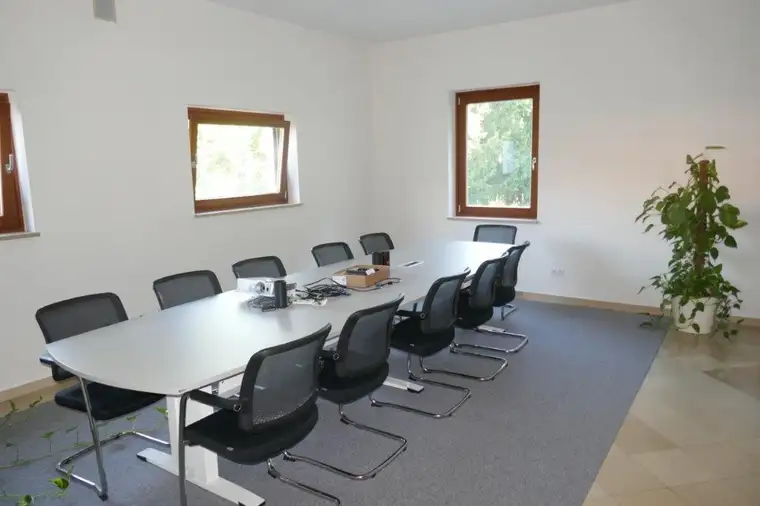 Repräsentative Top ausgestattete Mieträume für vielseitige Nutzungsmöglichkeiten in bester Lage direkt in der Stadt 2700 Wiener Neustadt