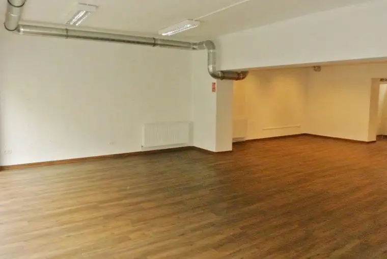 Geschäftslokal/Büro/Ordination in frequentierter Lage in 2700 Wiener Neustadt zu vermieten