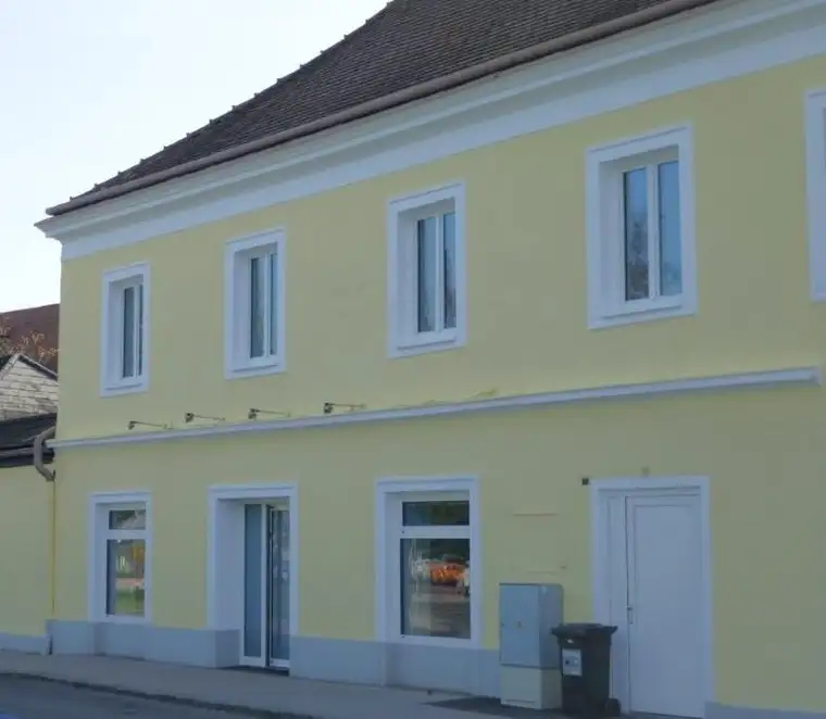 Sehr schöne und neu renovierte Mietwohnung mit zwei Terrassen in sehr guter zentraler Lage in 2700 Wiener Neustadt