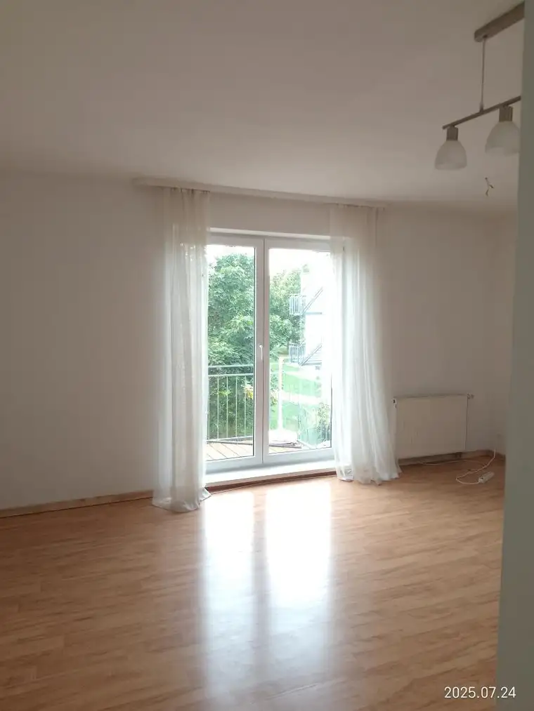 Charmante 1-Zimmer-Wohnung mit Balkon in Felixdorf