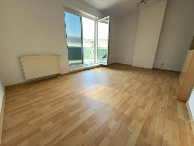 Eigentumswohnung im Dachgeschoß mit Terrasse und Tiefgaragenstellplatz in Felixdorf provisionsfrei vom Eigentümer zu verkaufen