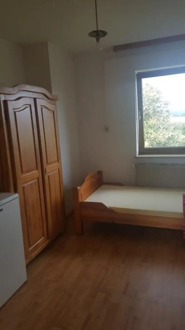 Weiz, Zimmer möbliert