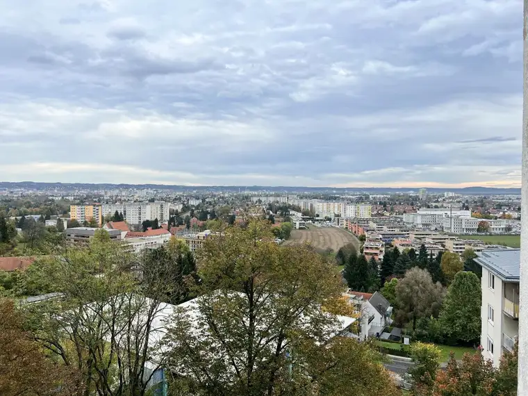Traumhafte Aussicht!! Ihre neue Eigentumswohnung in Ruhelage mit 2 Balkone + Loggia