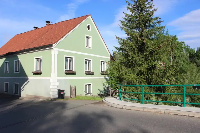 Immobilie mit vielen Möglichkeiten in Weißkirchen zu verkaufen