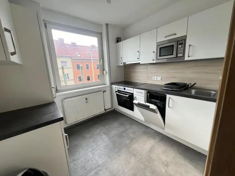Nähe Bahnhof, 3 Zimmer mit Balkon &amp; extra Küche ++Videorundgang++