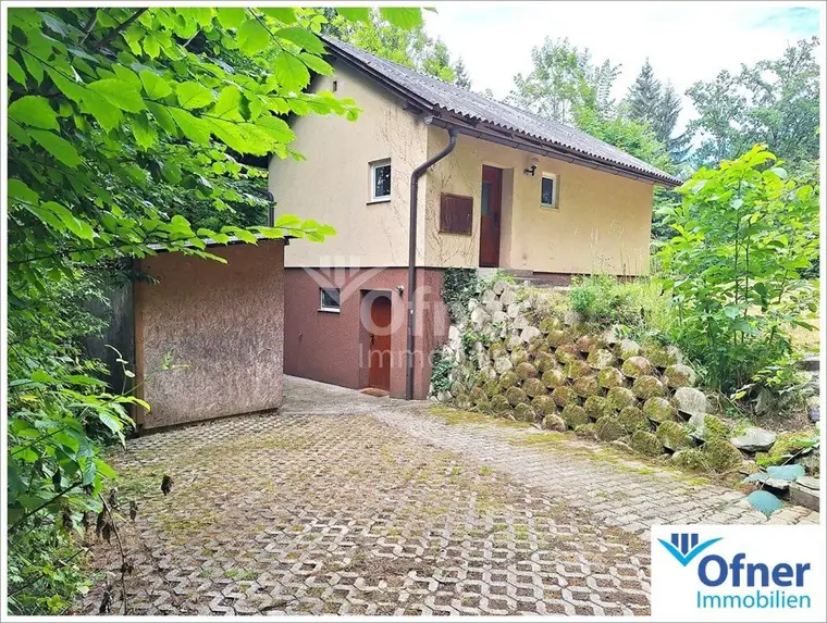 Wohnhaus in idyllischer Alleinlage - nur wenige Minuten in die Stadt