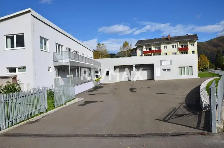 Wohn-, und Geschäftshaus in wunderschöner Naturlage