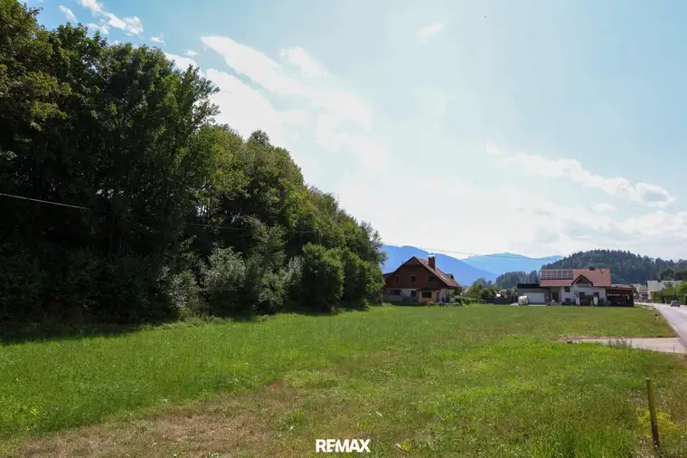 Traumgrundstück in sonniger Lage!
