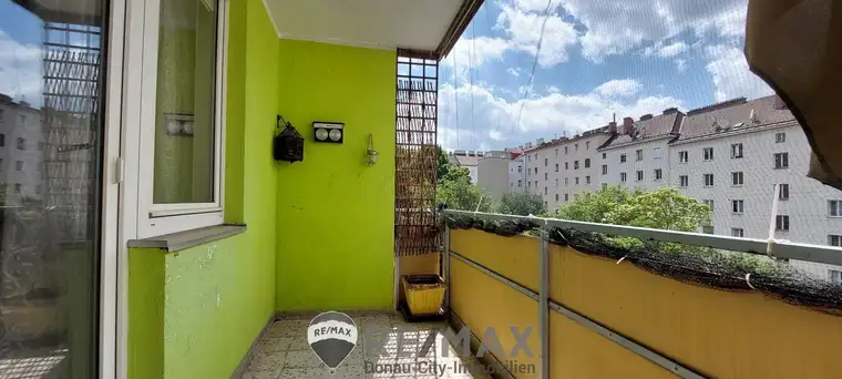 "Singlehit mit Loggia"