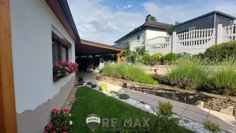 "Komplett renoviertes Mehrfamilienhaus in Thenneberg"