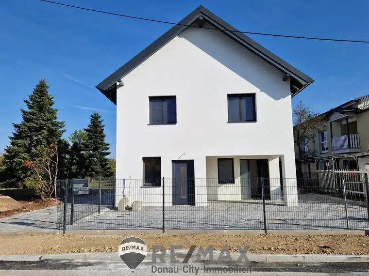 "Der erste Sommer IM EIGENEN HAUS!"