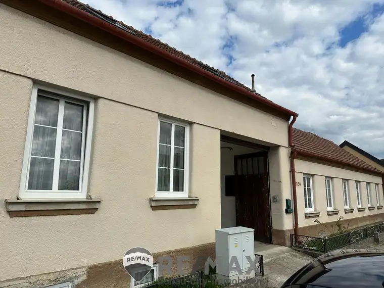"Sanierobjekt mit doppeltem Grund in ruhiger Lage!"