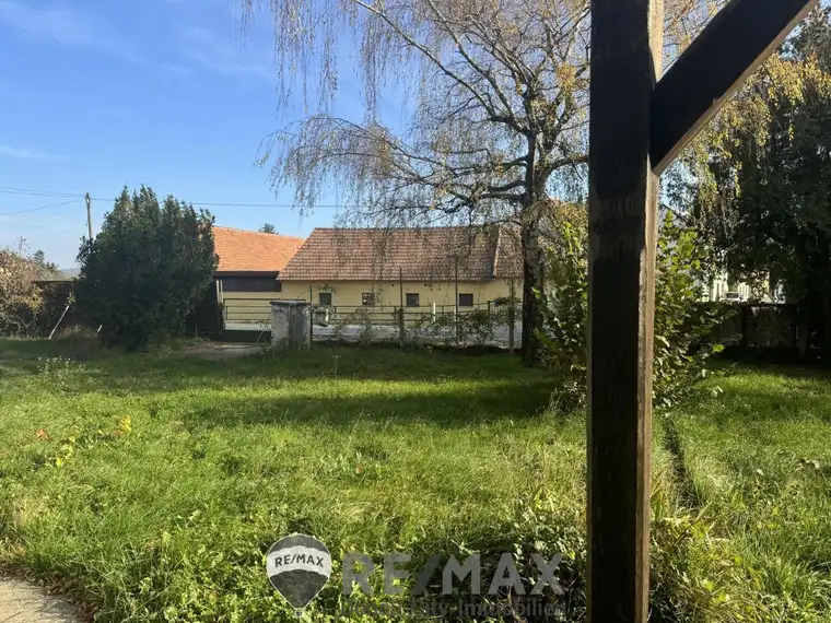 "Wunderschönes Grundstück in Katzelsdorf" 
