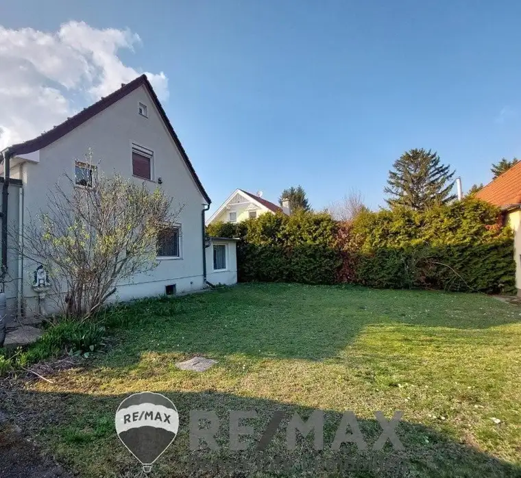 "Baugrund Lobau - schönes Eckgrundstück mit Altbestand"