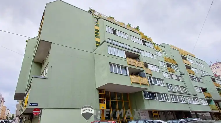 "Ruhige Lage mit Loggia und Garage"
