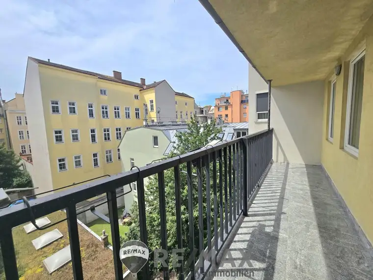 Licht, Raum und Weitblick – Hier trifft modernster Komfort auf natürliche Ruhe!