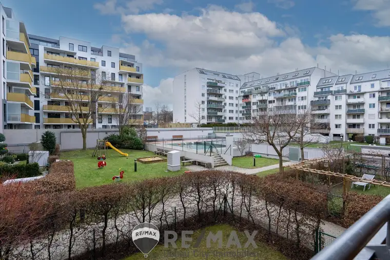 "Letzte Chance- Modern-neu Renoviert &amp; große Loggia, sowie Pool Badespaß !"
