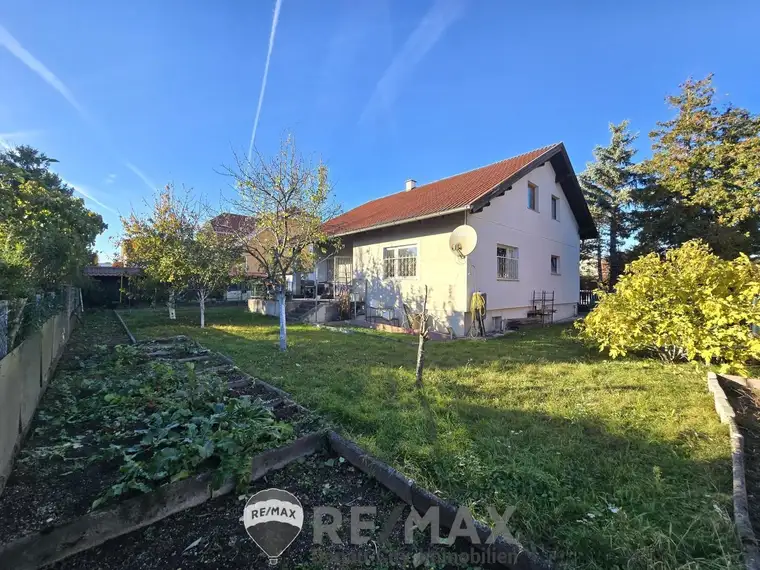 "Einfamilienhaus mit Potenzial und großem Garten – Theresienfeld "