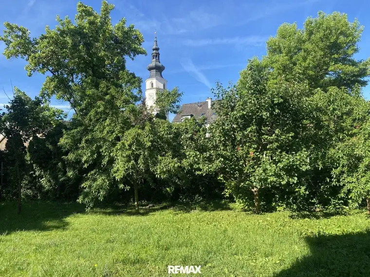 "Jungfamilienwohnung mit Garten und Parkplatz"