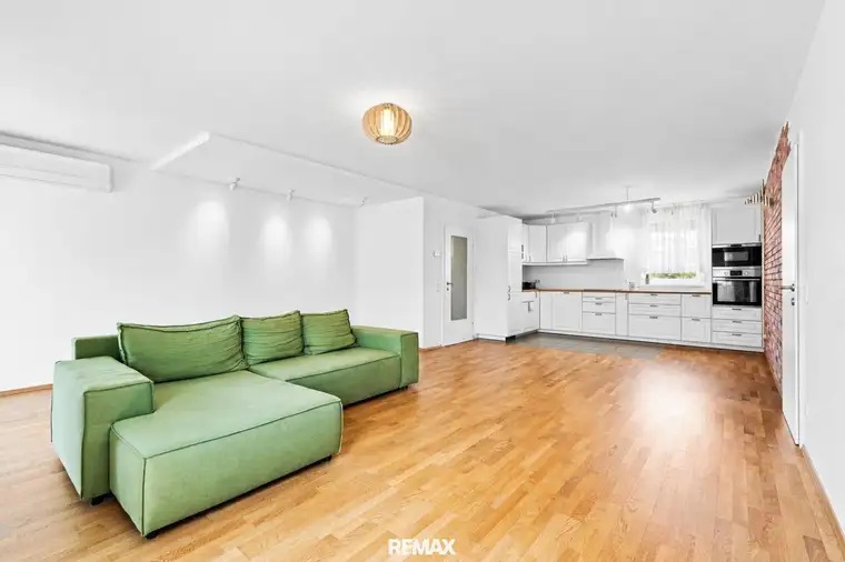 "ALTE DONAU - UNO CITY - 4-Zimmer mit Balkon!"