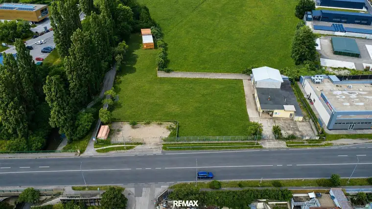 "READY FOR BUSINESS? B17 GUNTRAMSDORF!"