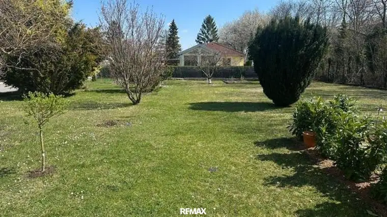"Perfektes Baugrundstück für Ihr Eigenheim – 600 m² in Blumau-Neurißhof!"