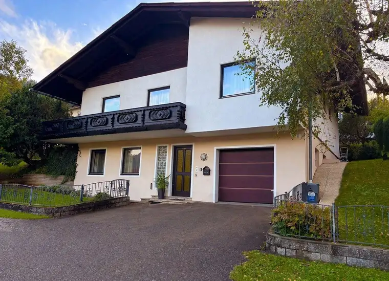 Einfamilienhaus mit Balkon, Terrasse und Garten in Micheldorf