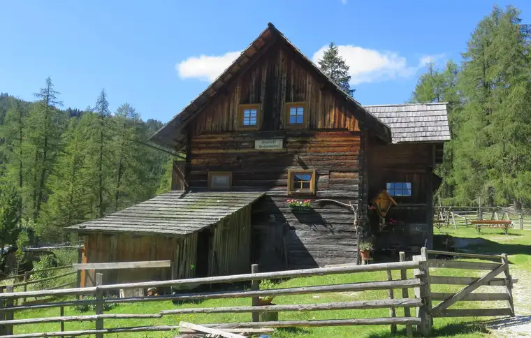 „Steigerhütte“ | Sennhütte mit Almausschank ,500 Meter abzweigend von der Nockalmstraße