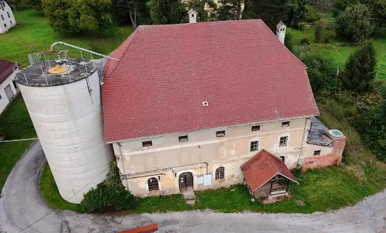 Althofen: 3.500m² Grundstück mit der alten Brennerei
