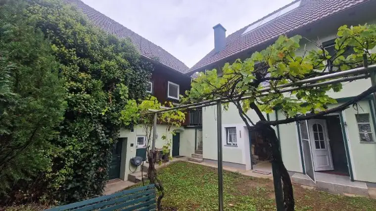 Charmantes gepflegtes Wohnhaus mit und großzügigem Wirtschaftsgebäude ( Nebengebäude) mit kleiner Werkstatt, nähe Klopeinersee und Turnersee
